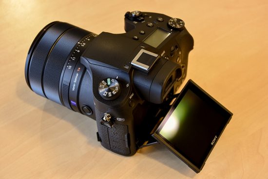 Sony-DSC-RX10-III-camera-5