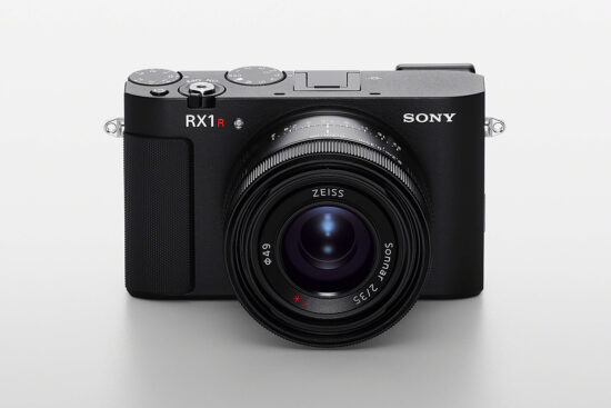 RX1RIIIimg_001-550x367.jpg